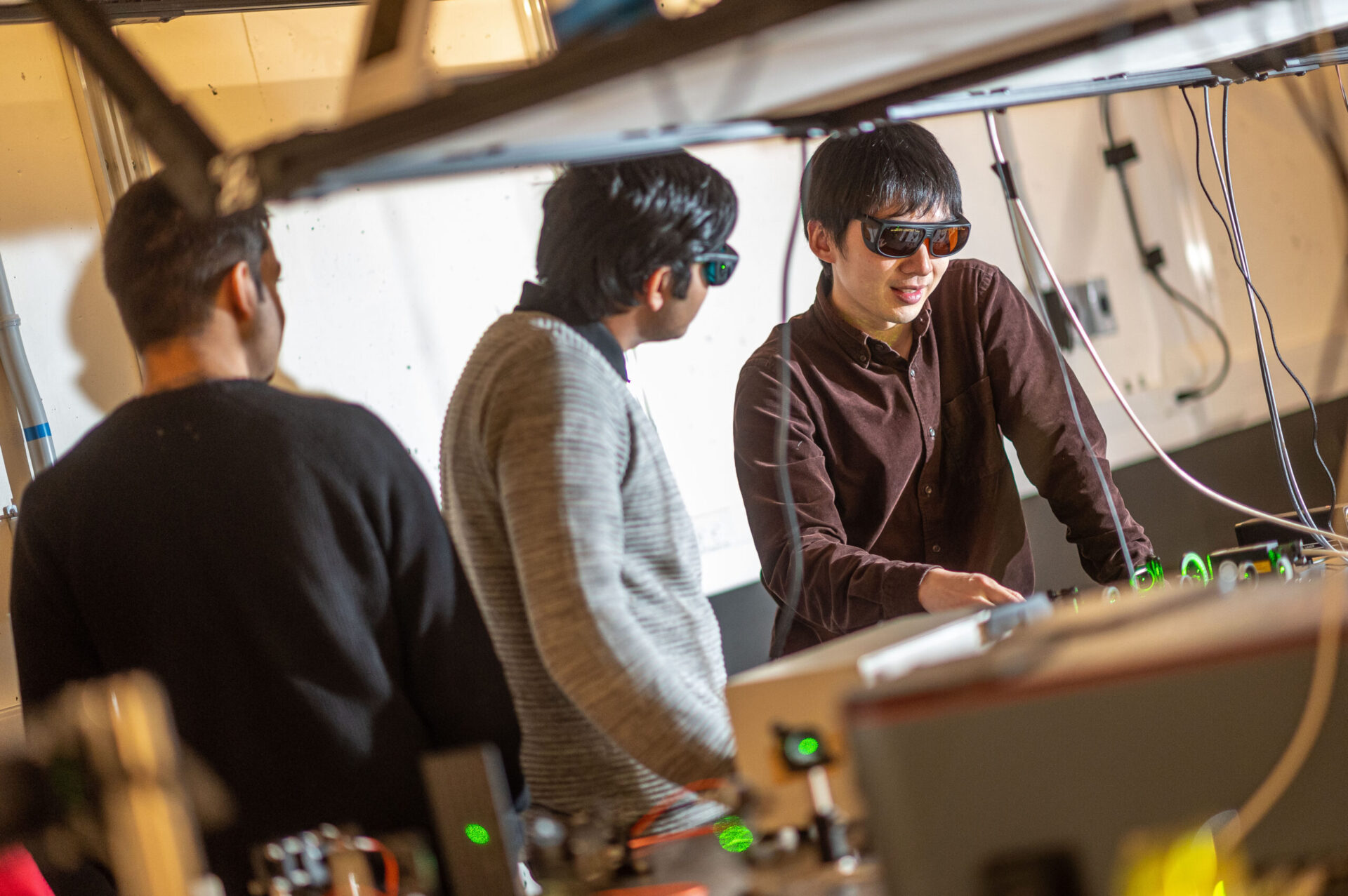 Ziliang Ye and colleagues in the Ultrafast Nano Optics Lab.